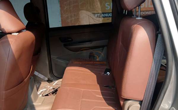 WULING CONFERO