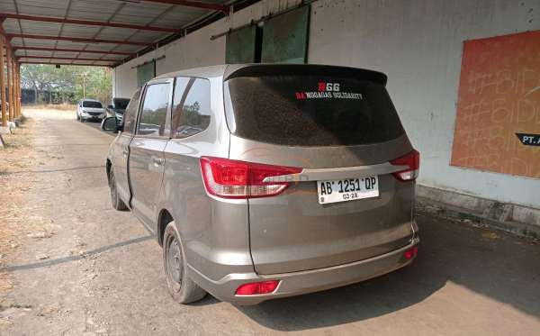 WULING CONFERO