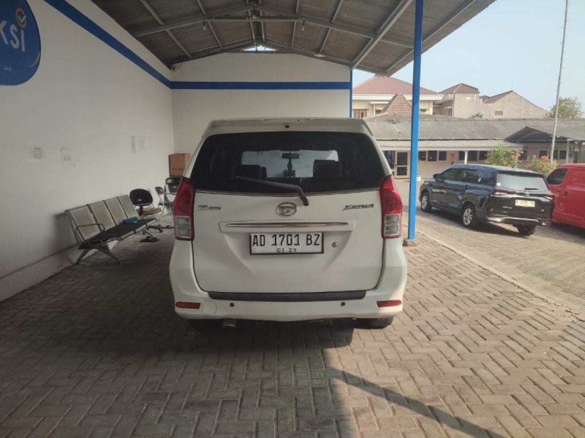 DAIHATSU  XENIA