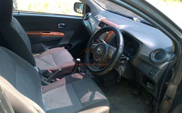 DAIHATSU  AYLA