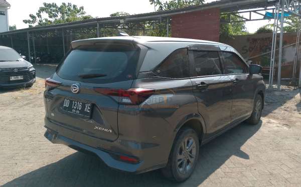DAIHATSU XENIA