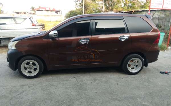 DAIHATSU XENIA R