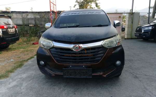 DAIHATSU XENIA R