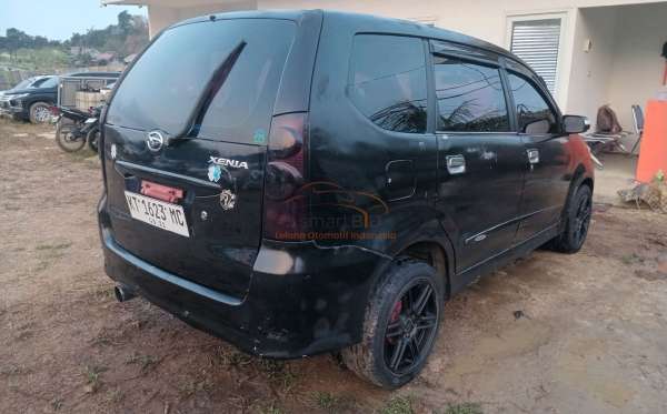 DAIHATSU XENIA