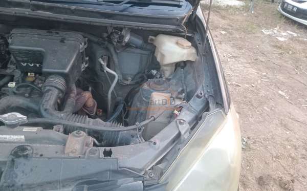 DAIHATSU XENIA
