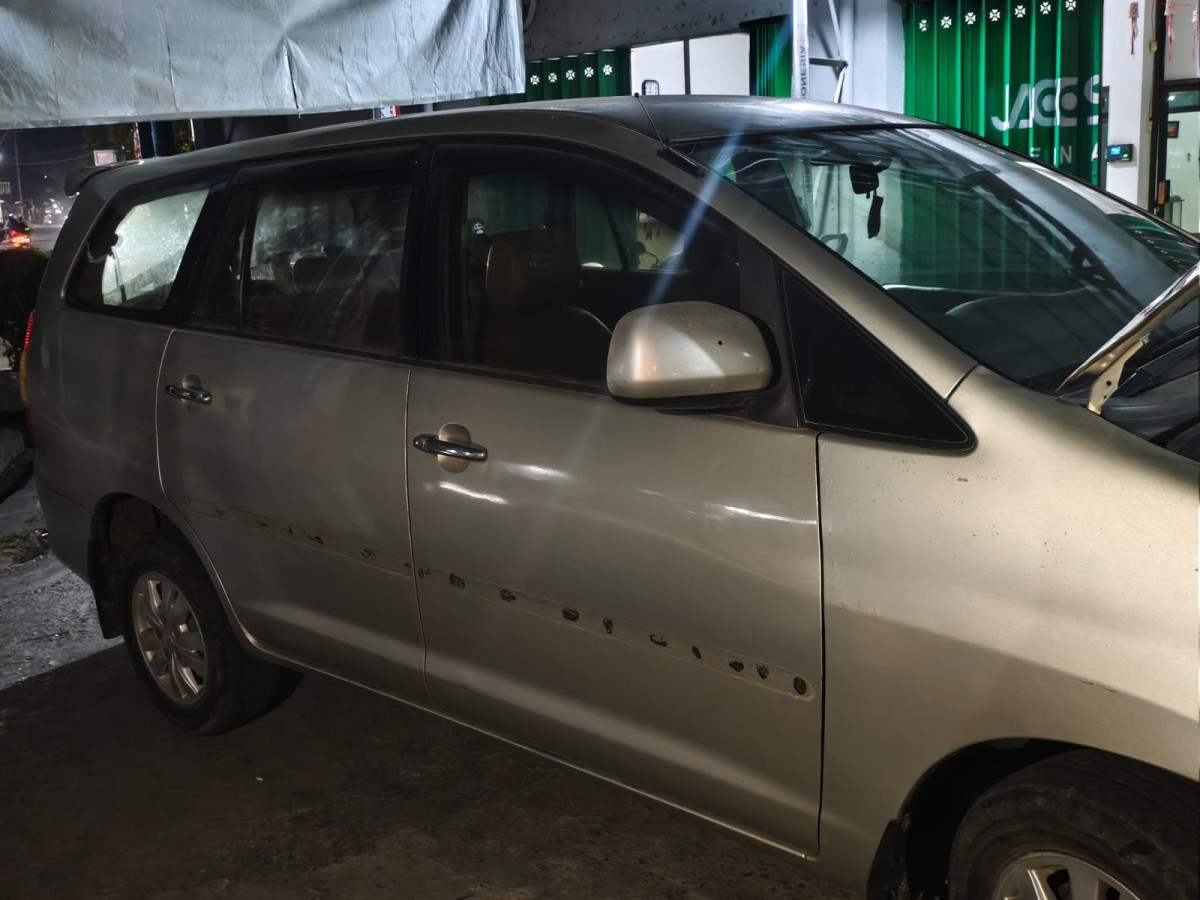 TOYOTA INNOVA  G