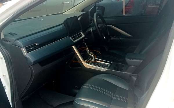 MITSUBISHI XPANDER CROSS 1.5L PLUS