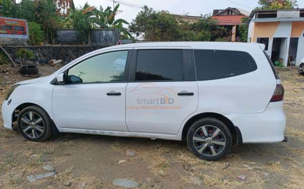 NISSAN GRAND LIVINA