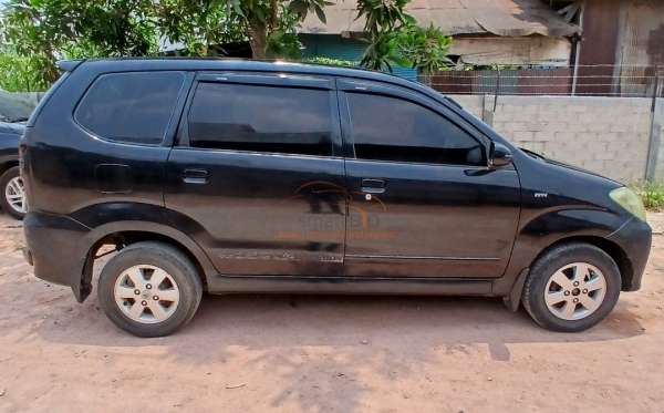 TOYOTA AVANZA