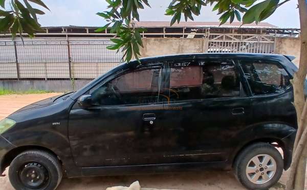 TOYOTA AVANZA