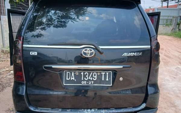 TOYOTA AVANZA
