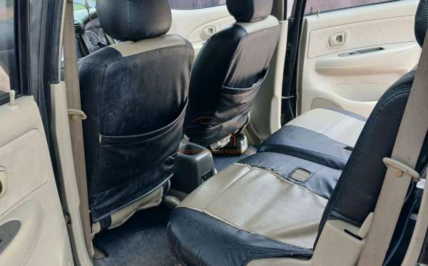 TOYOTA AVANZA