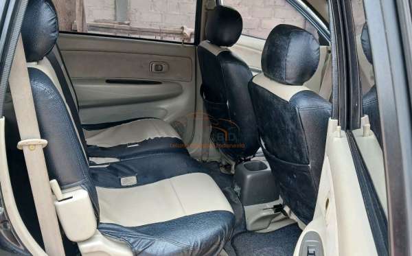 TOYOTA AVANZA
