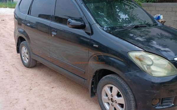 TOYOTA AVANZA