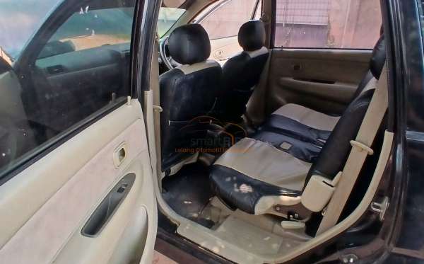 TOYOTA AVANZA