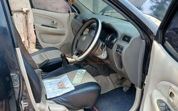 TOYOTA AVANZA