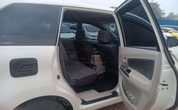 TOYOTA AVANZA