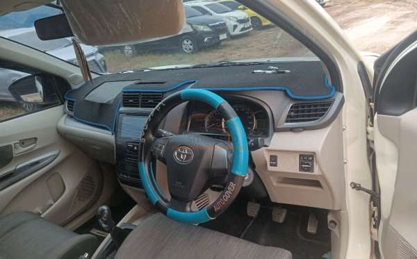 TOYOTA AVANZA