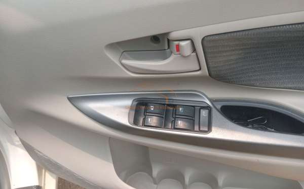 TOYOTA AVANZA