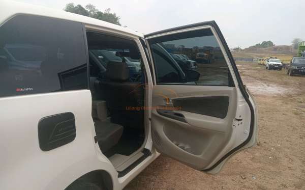 TOYOTA AVANZA