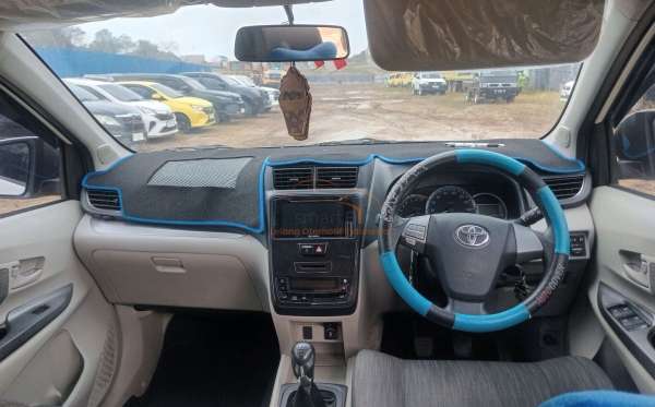 TOYOTA AVANZA