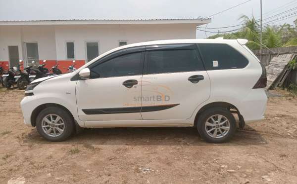 TOYOTA AVANZA