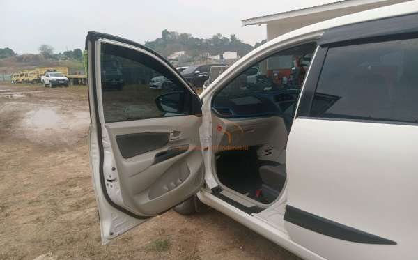 TOYOTA AVANZA
