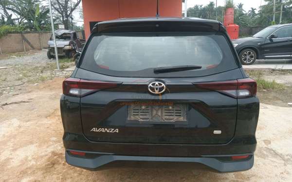 TOYOTA AVANZA 1.3 E