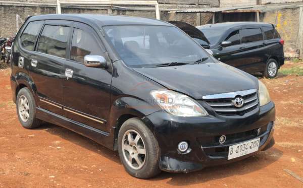 TOYOTA AVANZA S