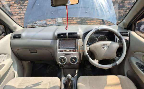 TOYOTA AVANZA S