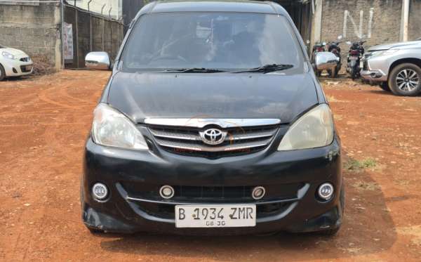 TOYOTA AVANZA S
