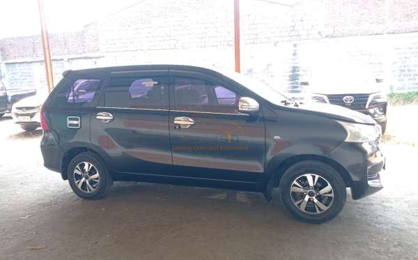 TOYOTA AVANZA
