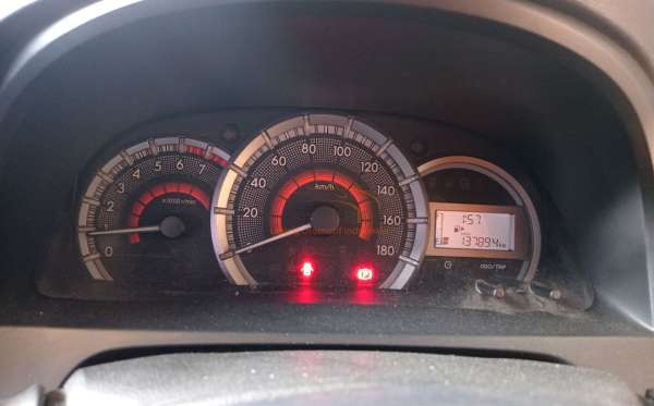 TOYOTA AVANZA