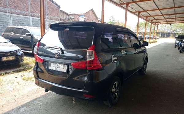 TOYOTA AVANZA