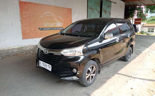 TOYOTA AVANZA