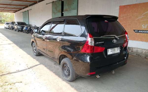 TOYOTA AVANZA