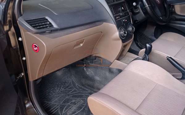 TOYOTA AVANZA
