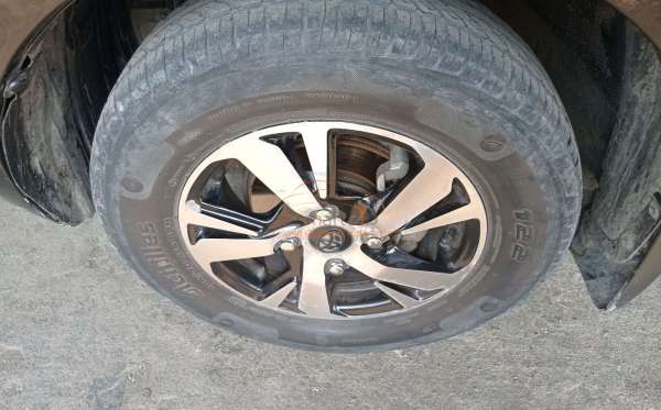 TOYOTA AVANZA