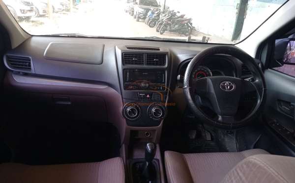 TOYOTA AVANZA