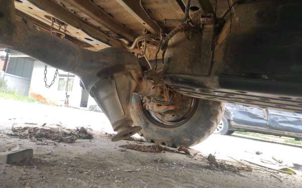 TOYOTA HILUX SC 2.4 4X4