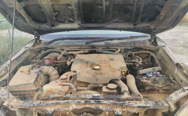 TOYOTA HILUX SC 2.4 4X4