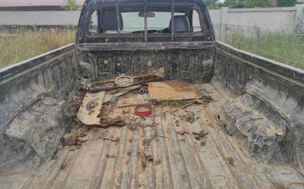 TOYOTA HILUX SC 2.4 4X4