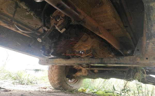 TOYOTA HILUX SC 2.4 4X4