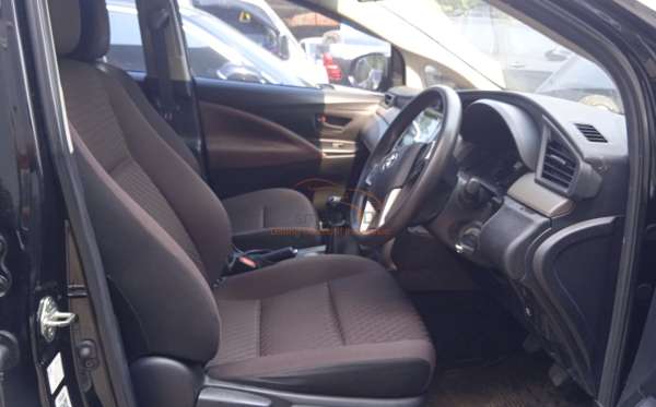 TOYOTA INNOVA 2.4 G