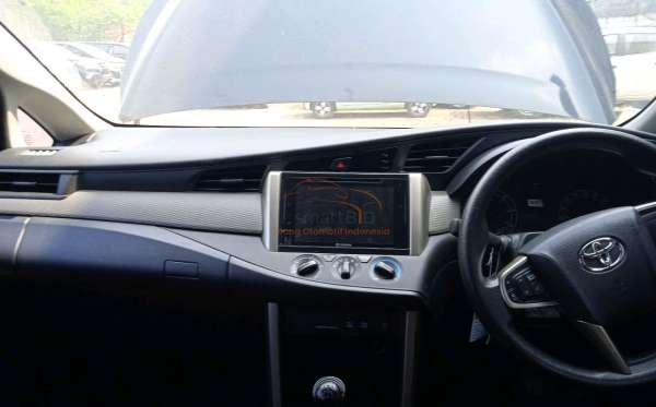 TOYOTA INNOVA 2.4 G
