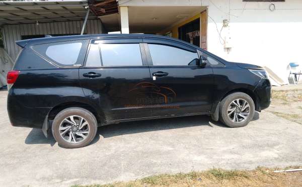 TOYOTA INNOVA 2.4 G