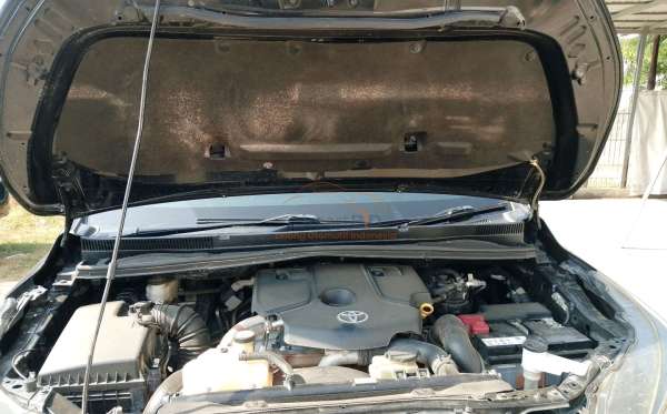 TOYOTA INNOVA 2.4 G