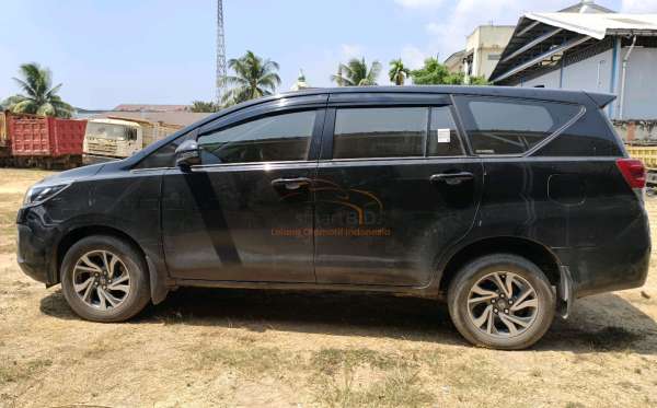 TOYOTA INNOVA 2.4 G