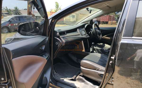 TOYOTA INNOVA 2.4 G