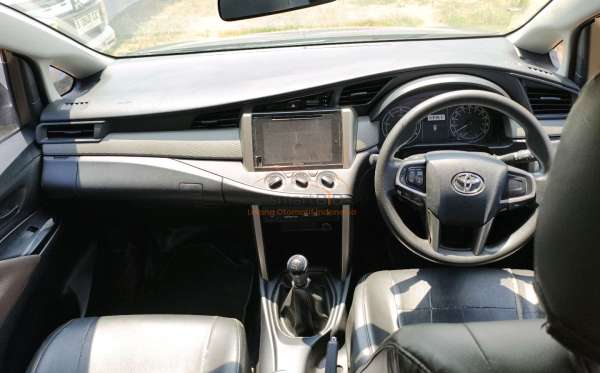 TOYOTA INNOVA 2.4 G
